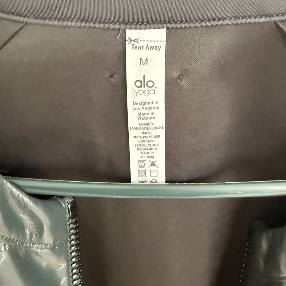 ALO Liquid Jacket with Cropped Length - Picture 8 of 8